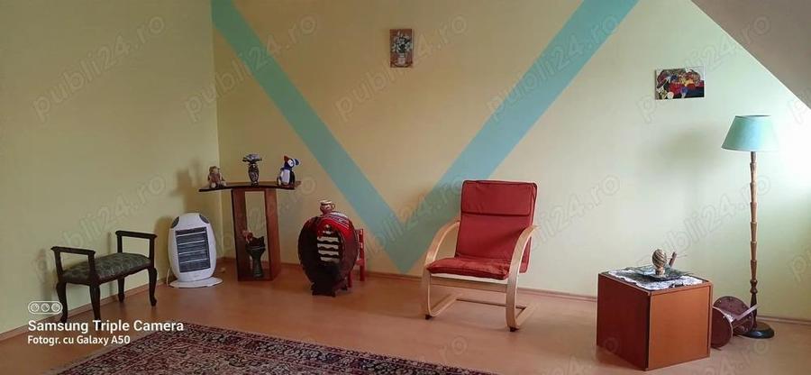 De inchiriat spa?iu de locuit in casa la curte plus dependin?e. - 1