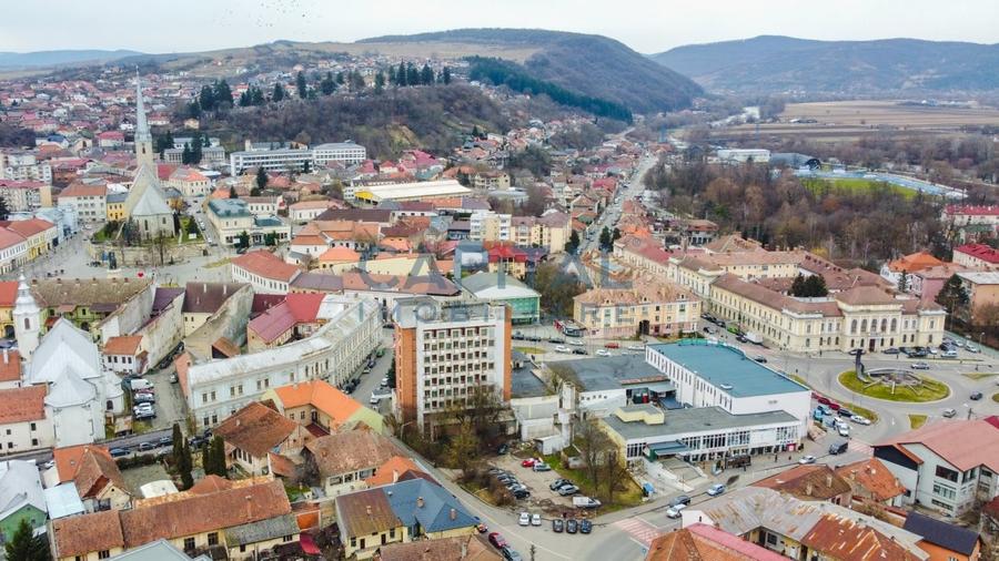 De vanzare Hotel, nefunctional, 70 camere + teren 3590 mp. - 20