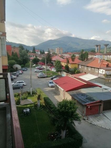 De vanzare apartament cu 3 camere, Petrosani. - 7