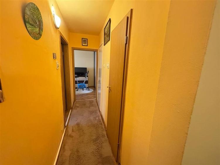 Apartament modern 3 camere balcon si pivnita zona Vasile Aaron - 17