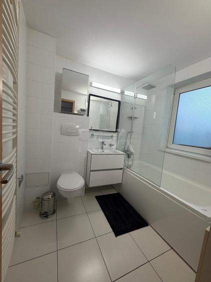 Apartament cu 3 camere decomandat în Herăstrău