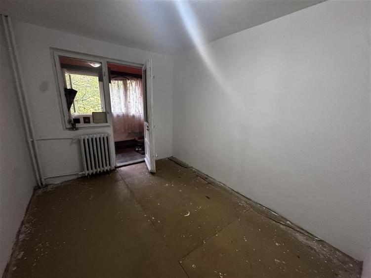 Apartament 3 camere de vanzare  Tei, Sector 2, Bucuresti,49 mp utili + balcon, - 9
