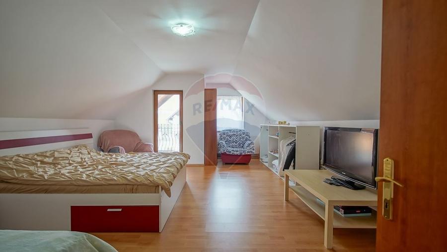 Casă complet mobilată cu garaj și panouri fotovoltaice – Codlea! - 35