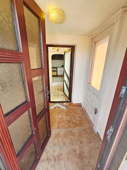Casă spațioasă cu 9 camere în Strejnicu – pentru locuință, birouri - 16