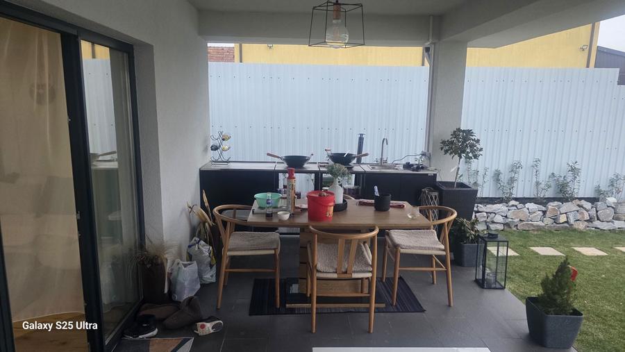 De vanzare - Casa parter zona Corunca - 1