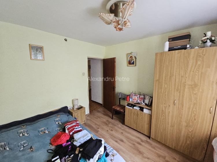 3 cam | 71 mp | Bl 1980 anvelopat | 10m metrou | Lujerului | necesita renovare 3 cam | 71 mp | Bl 1980 anvelopat | 10m metrou | Lujerului | necesita renovare