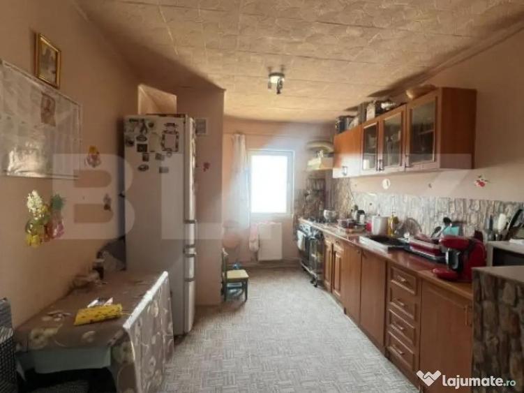 Apartament cu 3 camere, decomandat, zona micro 2 - 2
