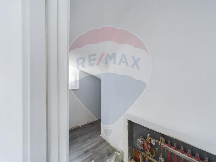 Casa de vanzare + teren 1000 mp - 3