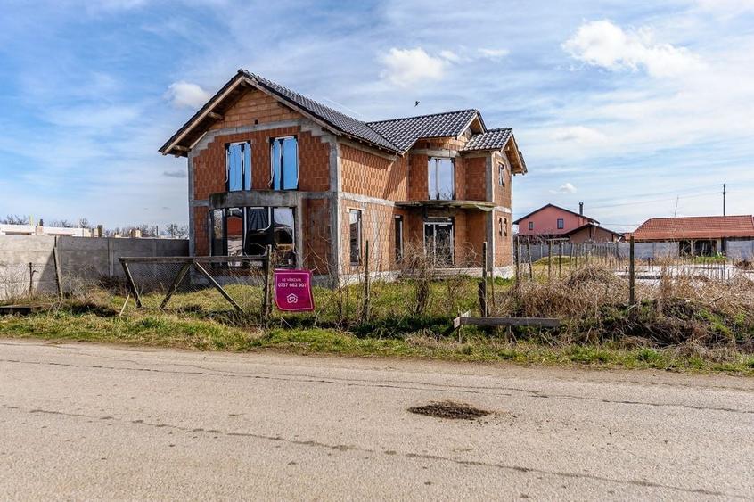 REZERVAT! Casă la roșu cu teren de 752 mp, Mandruloc. Arad - 2