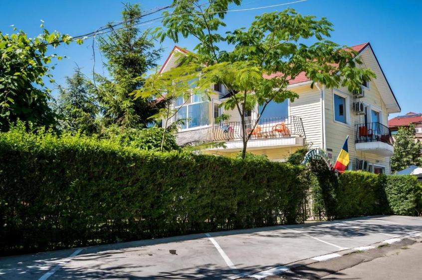 Pensiune moderna de vanzare in Eforie Nord - 1