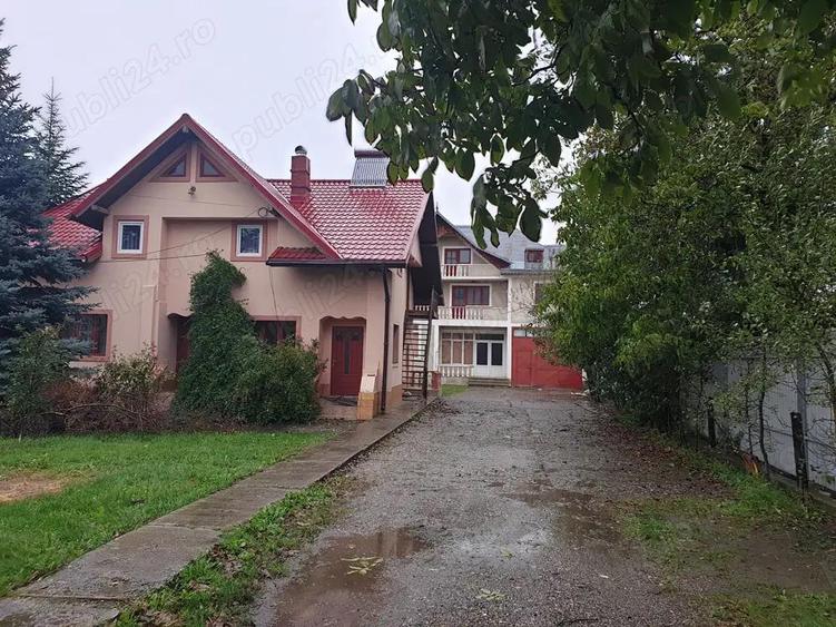 Casa Vadu Moldovei... 2 imobile...14 camere - 10