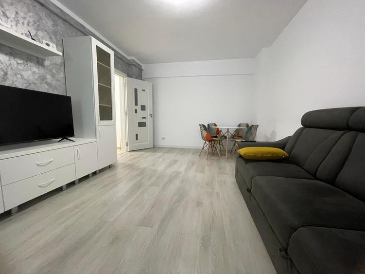 Apartament cu 3 camere decomandat, mobilat în Rediu