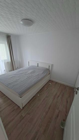 Apartament cu 3 camere decomandat în Miorița