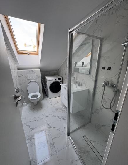 Apartament cu 3 camere decomandat în Exterior Vest