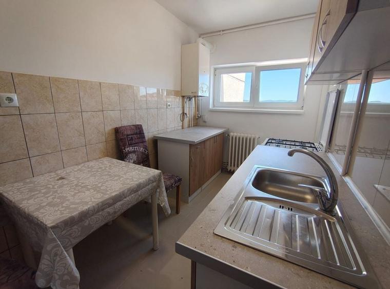 Apartament cu 2 camere decomandat, mobilat în Mihai Viteazul