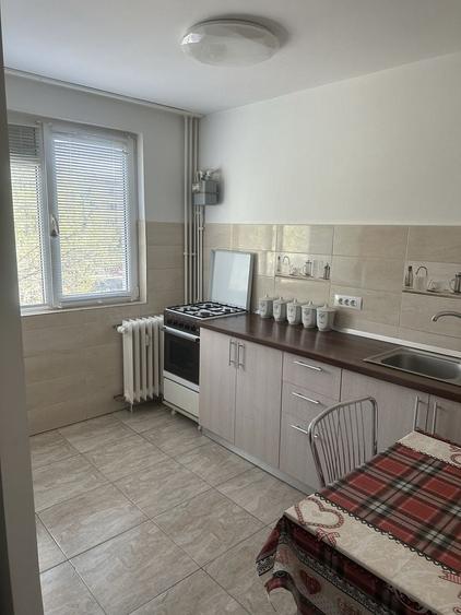 Apartament cu 2 camere decomandat în Titan