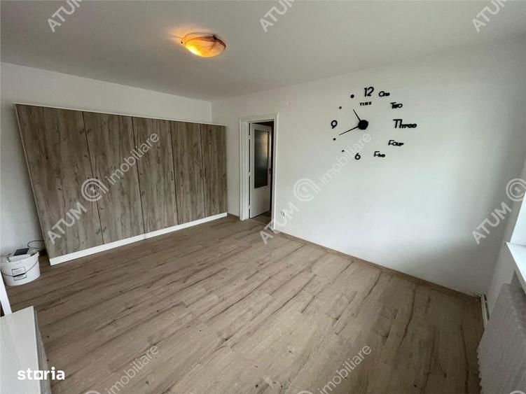 Apartament cu 3 camere semidecomandat în Terezian