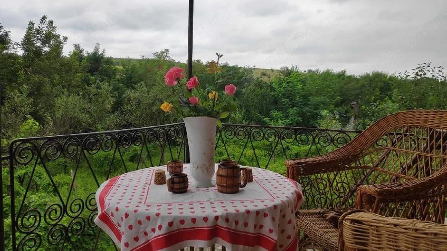 Casă cu 4 camere cu Teren 2000 Mp în Central