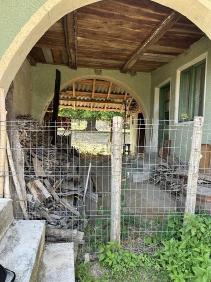 Casă cu 4 camere în Radu Negru