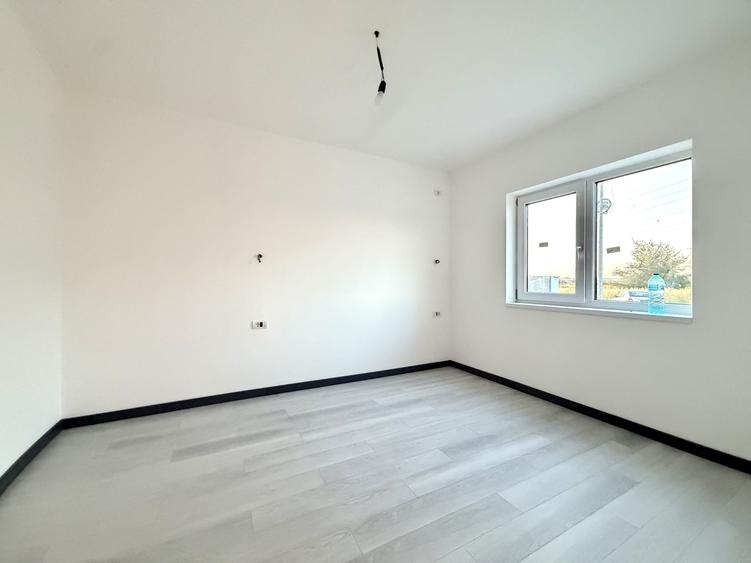 Duplex cu 3 camere cu Canalizare în Dumbrăvița