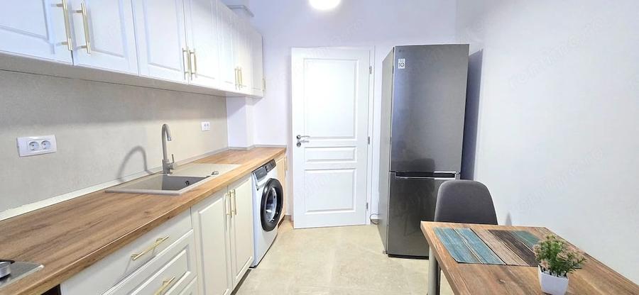 Apartament cu 2 camere decomandat în Valea Adâncă