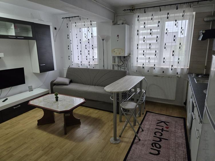Apartament cu 3 camere decomandat în Valea Moșneagului