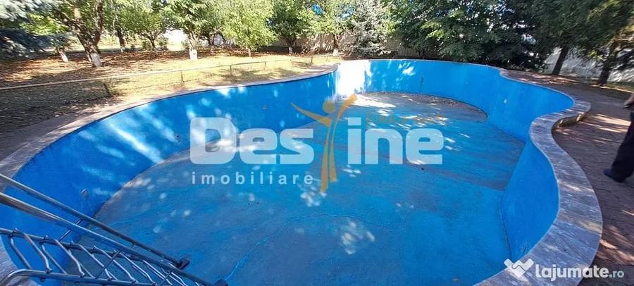 Casă cu 14 camere cu Teren 4000 Mp în Central