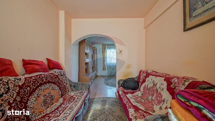 Apartament cu 4 camere în Stupini