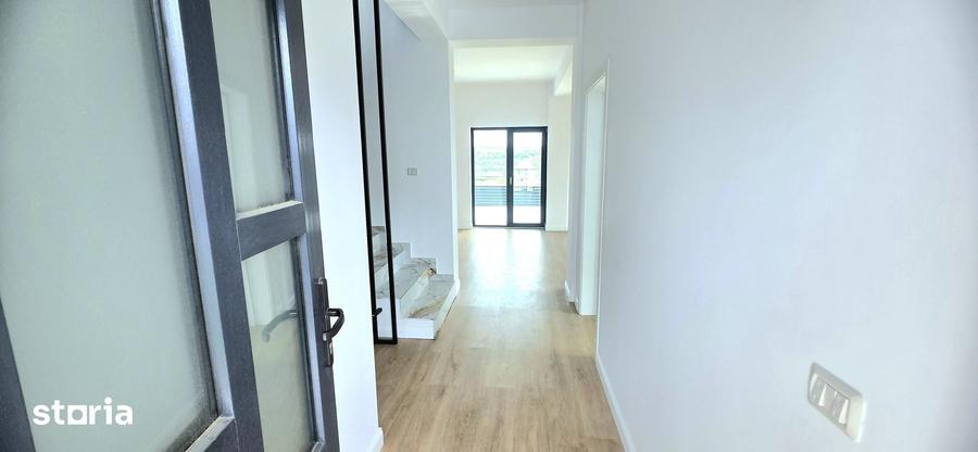 Casă cu 4 camere cu Teren 400 Mp în Valea Adâncă