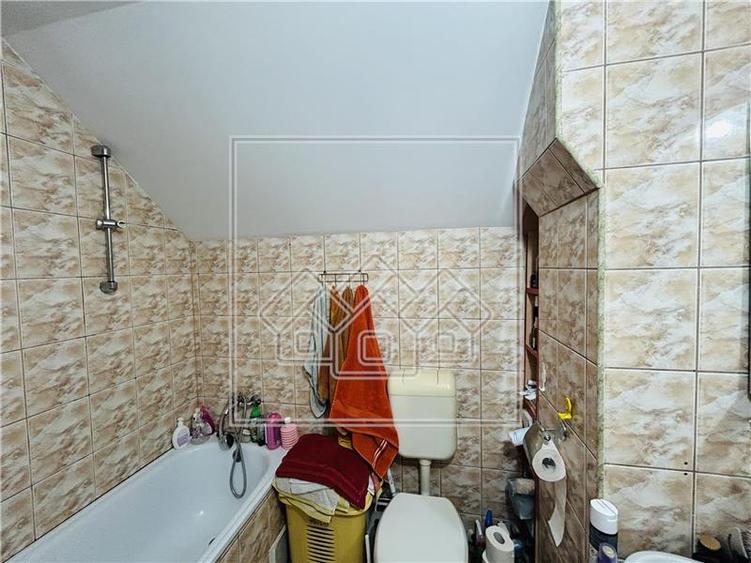 Casă individuală cu 5 camere cu Canalizare în Piața Cluj