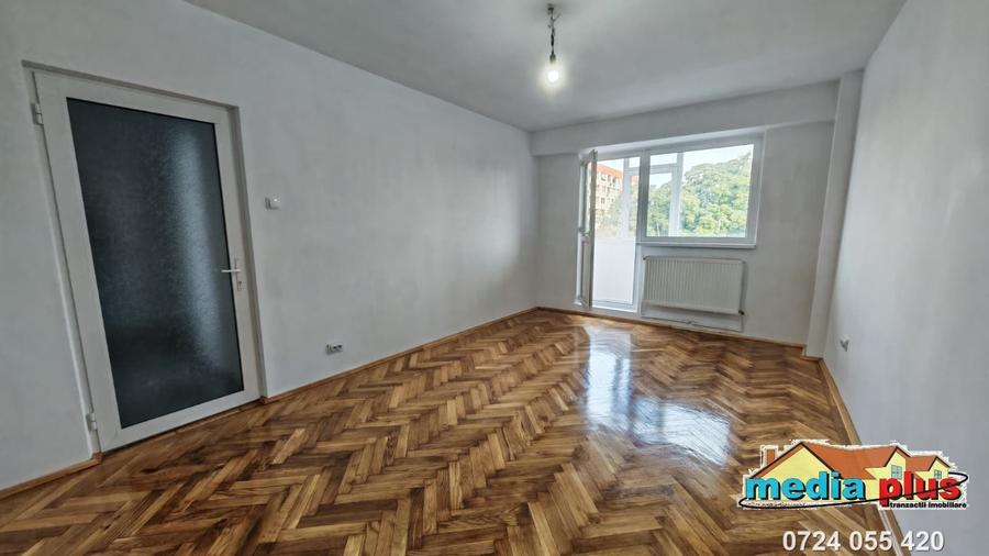 Apartament cu 3 camere decomandat în Țiglina 1