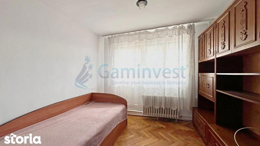 Apartament cu 3 camere decomandat, mobilat în Rogerius