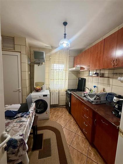 Apartament cu 2 camere decomandat în Podu Roș