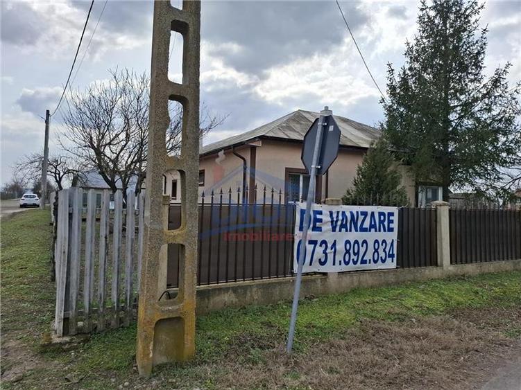 Casă individuală cu 4 camere cu Teren 1022 Mp în Ulmeni