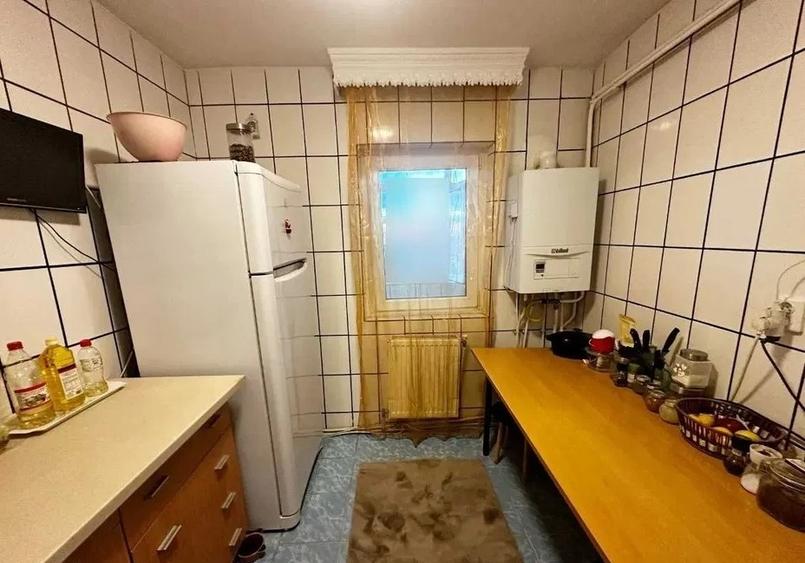 Apartament cu 3 camere, zona Alexandru cel Bun - 2