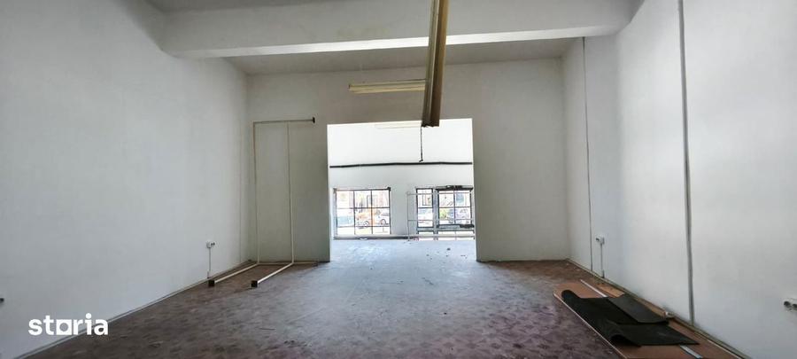 Spatiu comercial 70 mp, Curtea PETRY, parcare privata - 11