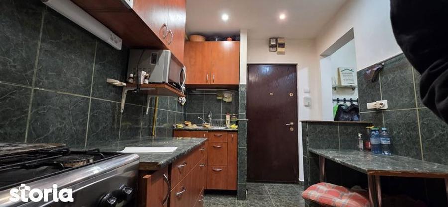 Inchiriez apartament 3 camere mobilat, 65 mp, Bd. 16 Decembrie 1989 - 1