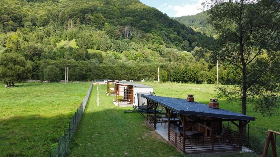 Teren superb cu bungalouri (casute) montane Satic - 2