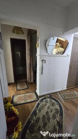 Vand apartament 3 camere si spatiu comercial bd. Unirii - 2