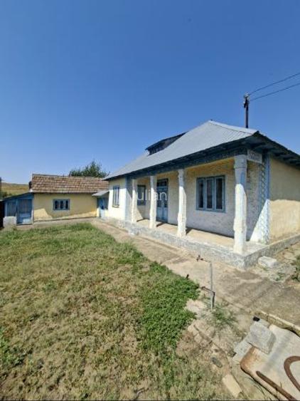 Casă bătrâneasca cu teren 2032mp de vânzare Sat Garvăn Jud. Tulcea Casă bătrâneasca cu teren 2032mp de vânzare Sat Garvăn Jud. Tulcea