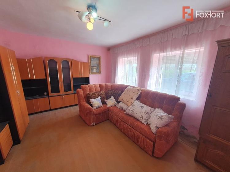 Casa de vanzare cu 3 camere si teren de 1008 mp - Deta - 5