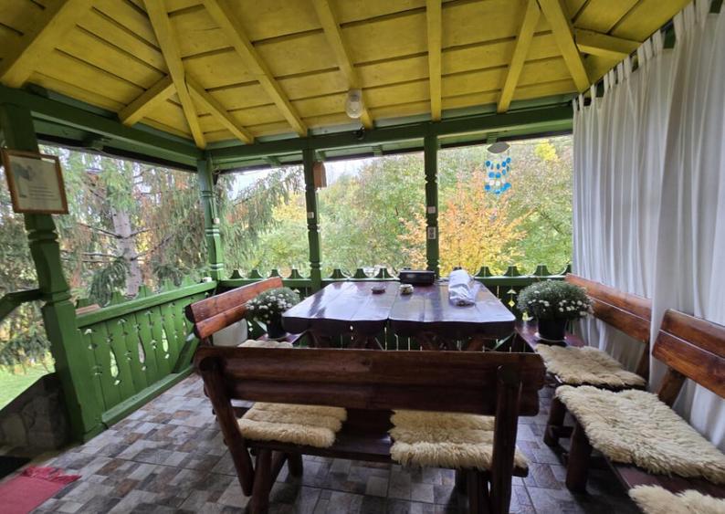 Casa spa?ioasa cu livada ?i vedere spre padure Fil - 12