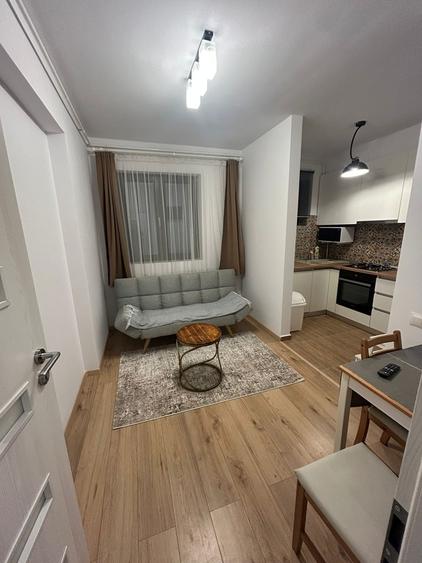 MILITARI REZIDENTIAL APUSULUI 1 - 1