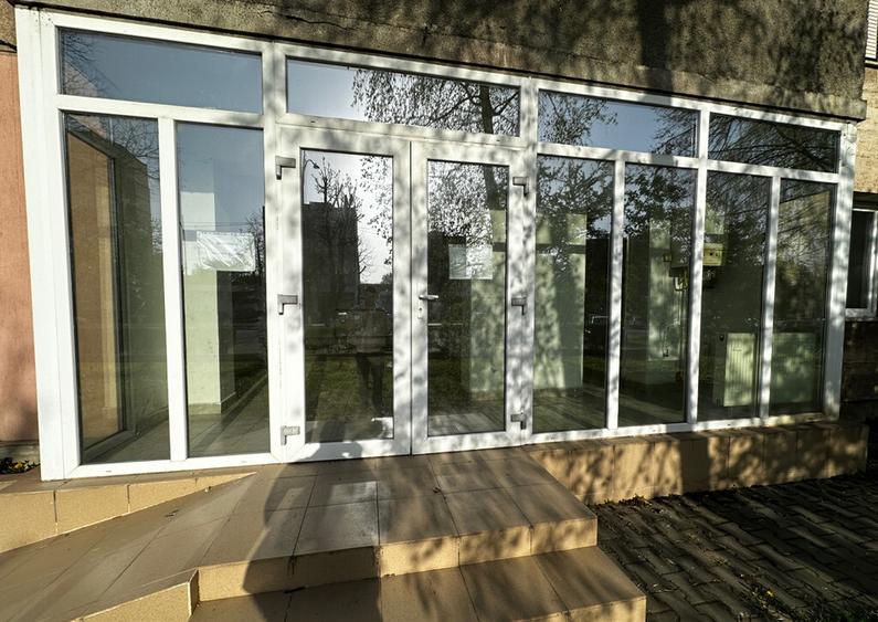 Inchiriez spatiu comercial Micro 4 - 6