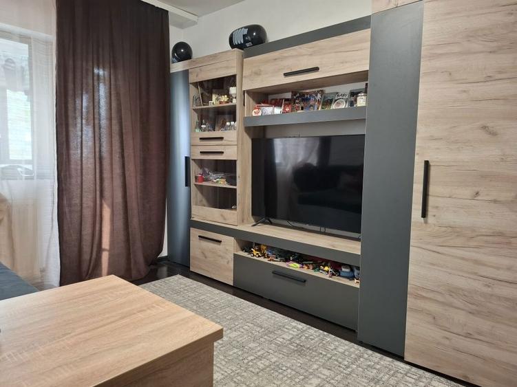 Vand apartament cu 3 camere mobilat - 1