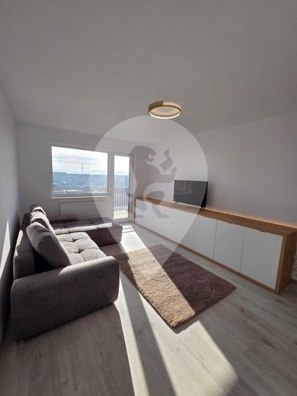 DE INCHIRIAT apartament 3 camere CORESI - 2