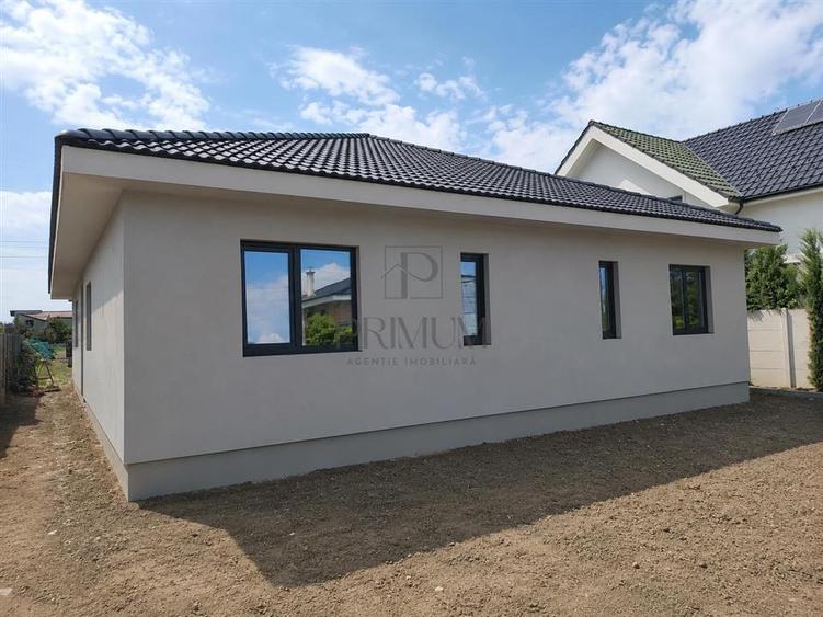 Duplex cu 3 camere cu Canalizare în Moșnița Nouă
