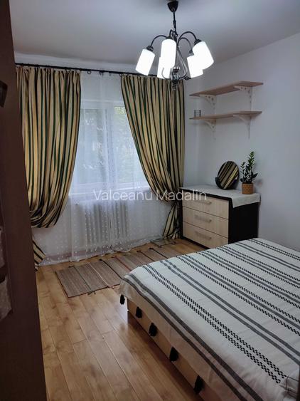 Apartament cu 2 camere semidecomandat, mobilat în Central