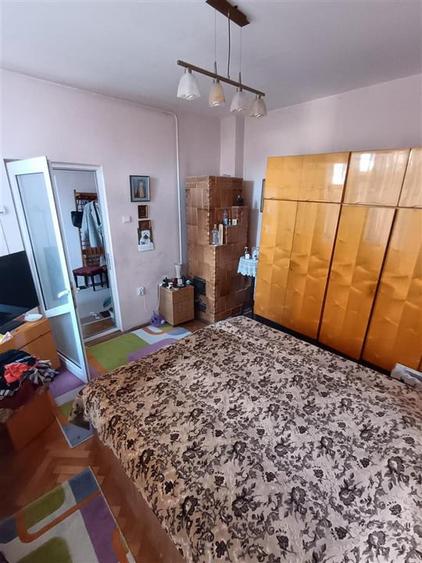 Casa pretabila 2 familii, 6 camere, teren 390 mp, zona Centrala - 10