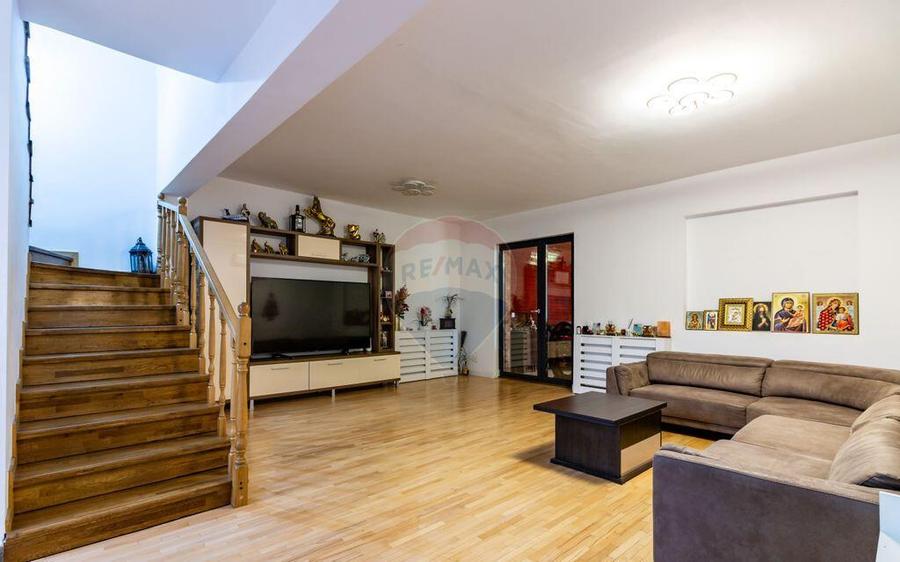 Casa / Vila Chiajna cu 5 camere de vanzare - 1